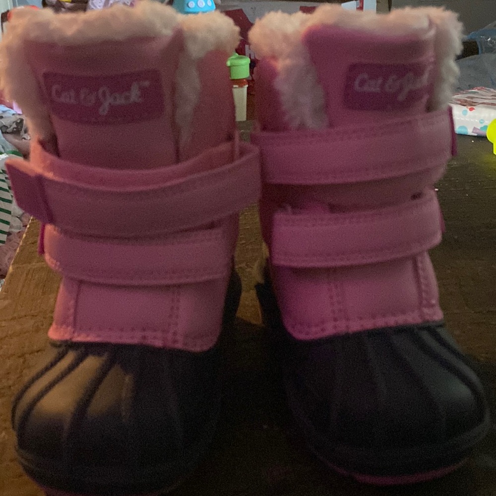 Toddler size 6 winter boots